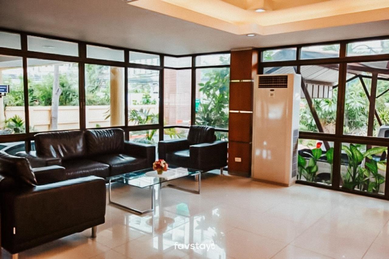 Twin Palms Suites And Residence Pattaya Eksteriør billede