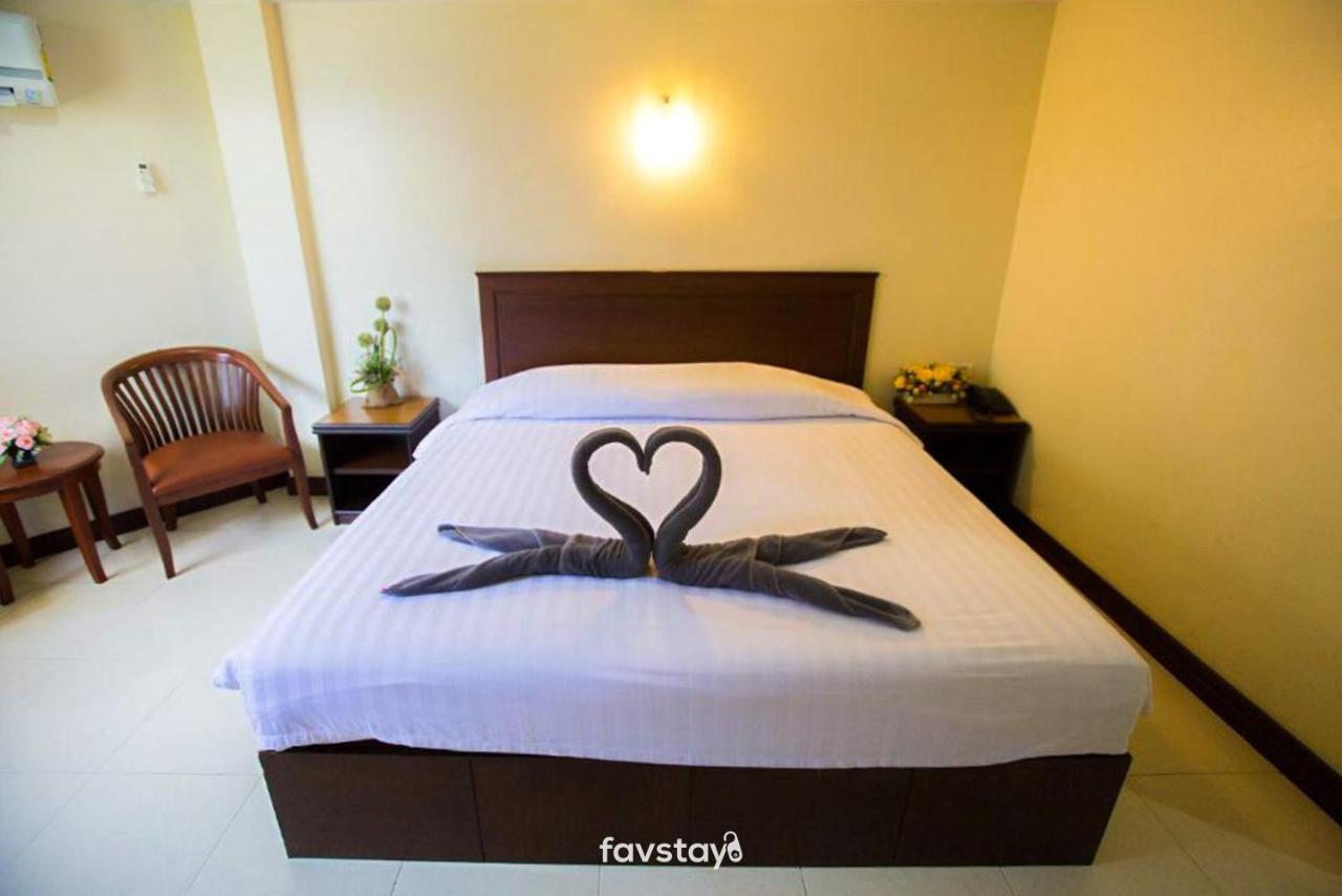 Twin Palms Suites And Residence Pattaya Eksteriør billede