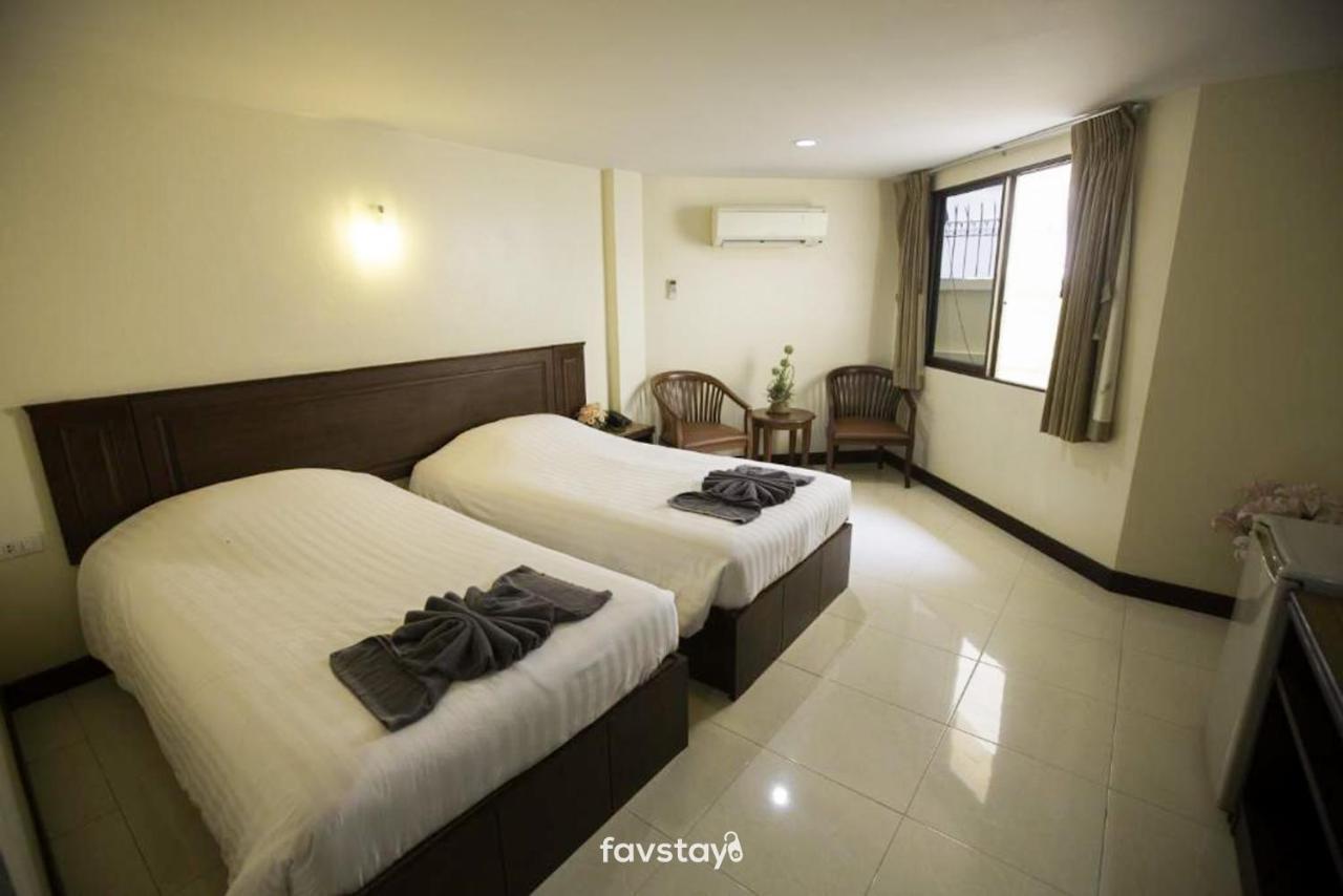 Twin Palms Suites And Residence Pattaya Eksteriør billede