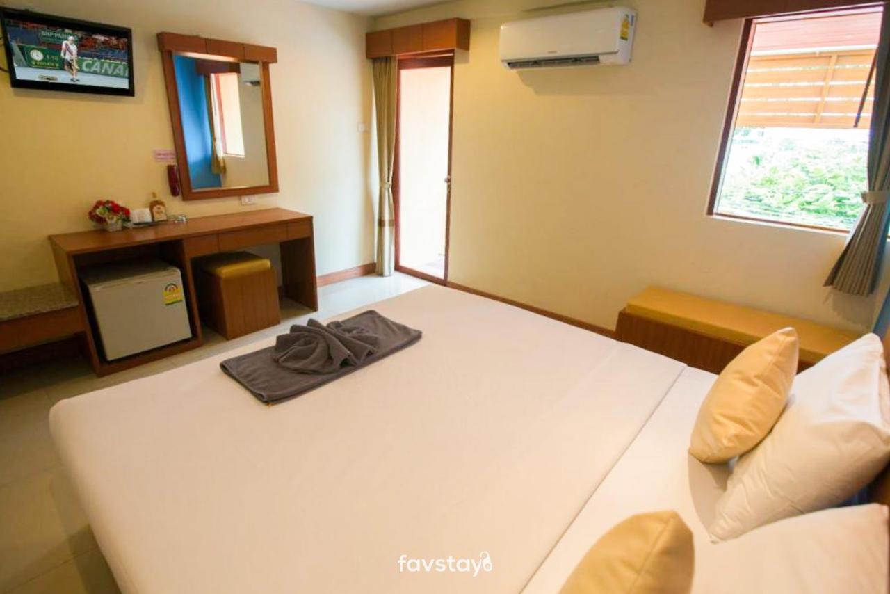 Twin Palms Suites And Residence Pattaya Eksteriør billede