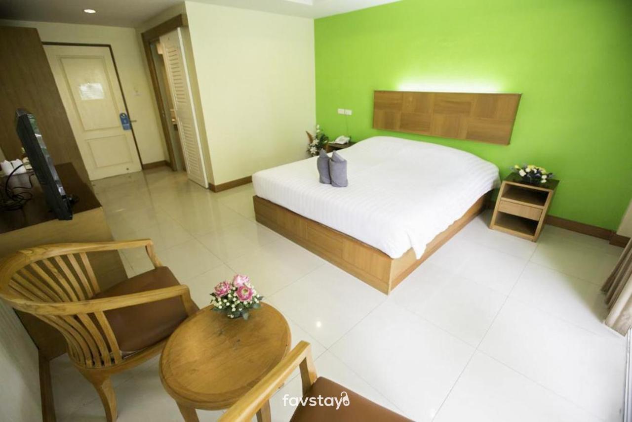 Twin Palms Suites And Residence Pattaya Eksteriør billede